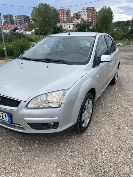 Tirane, shes makine Ford Focus Nafte, gri metalizato manuale Kondicioner 228.555 km 2.500 €