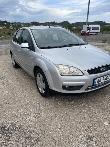 Tirane, shes makine Ford Focus Nafte, gri metalizato manuale Kondicioner 228.555 km 2.500 €
