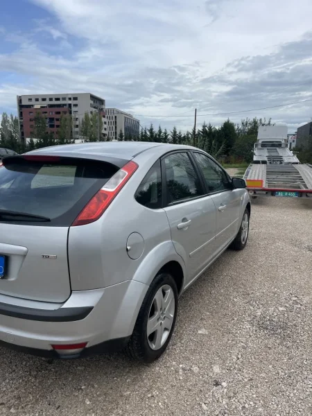 Tirane, shes makine Ford Focus Nafte, gri metalizato manuale Kondicioner 228.555 km 2.500 €