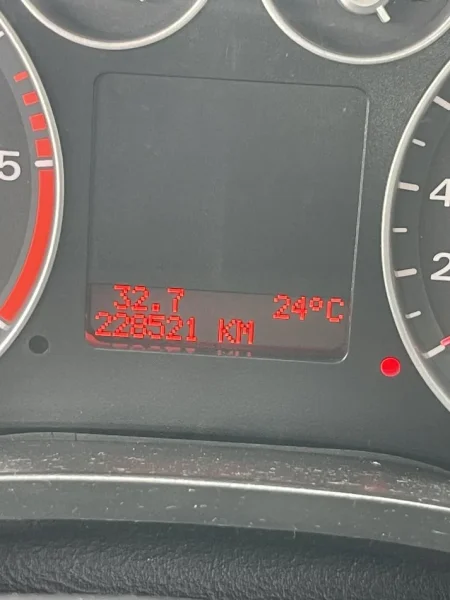 Tirane, shes makine Ford Focus Nafte, gri metalizato manuale Kondicioner 228.555 km 2.500 €