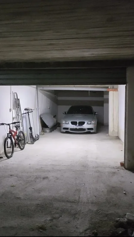 Tirane, shitet garazh | post parkimi Kati -1, 45 m² (Rruga Hasan Alla, Qendra Kristal)