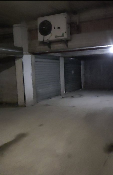 Tirane, shitet garazh | post parkimi Kati -1, 45 m² (Rruga Hasan Alla, Qendra Kristal)
