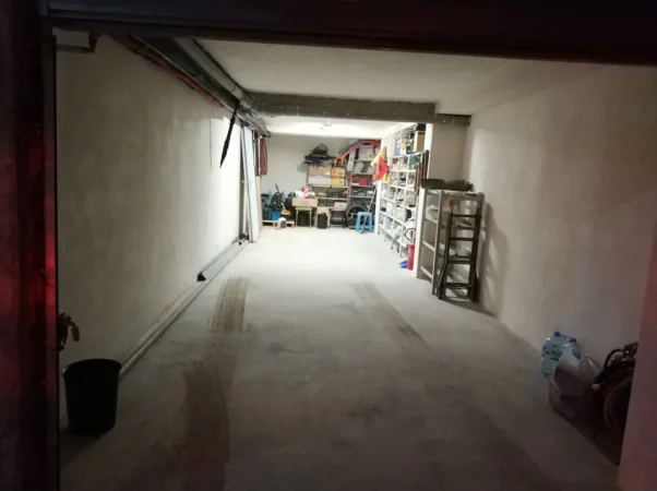 Tirane, shitet garazh | post parkimi Kati -1, 45 m² (Rruga Hasan Alla, Qendra Kristal)