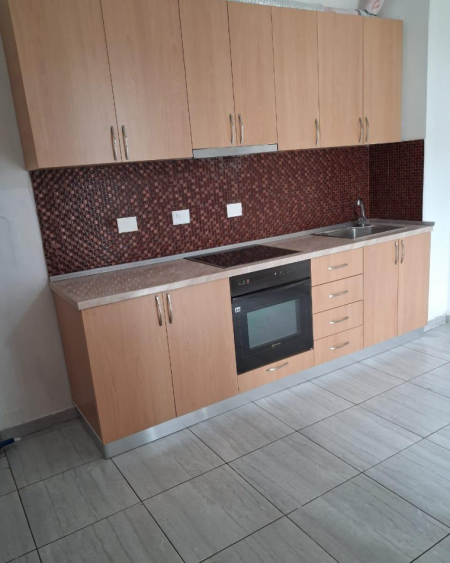 Tirane, jepet me qera apartament 2+1+Ballkon Kati 2, 120 m² 450 € (Rruga Zef Bumci, prane Sol Garden, Allias)