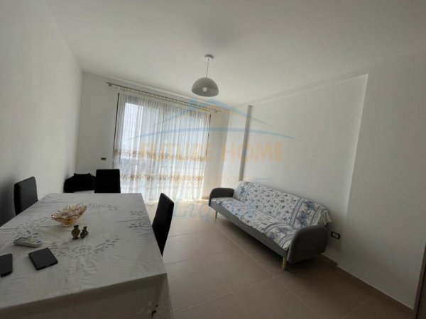 Tirane, jepet me qera apartament 1+1 Kati 3, 54 m² 550 € (Liqeni i Thate)