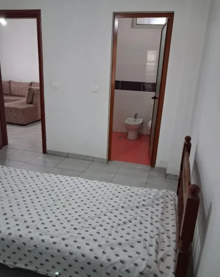Tirane, jepet me qera apartament 2+1+Ballkon Kati 2, 120 m² 450 € (Rruga Zef Bumci, prane Sol Garden, Allias)