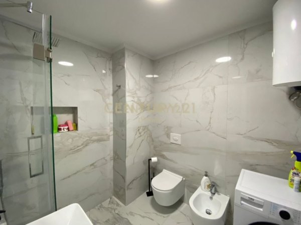 Tirane, jepet me qera apartament 1+1 Kati 6, 60 m² 600 € 