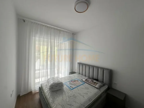 Tirane, jepet me qera apartament 1+1+Ballkon Kati 3, 51 m² 450 € (Ali Demi, Tiranë)