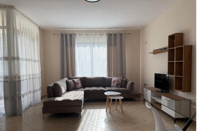 Tirane, jepet me qera apartament 1+1 Kati 2, 450 € 