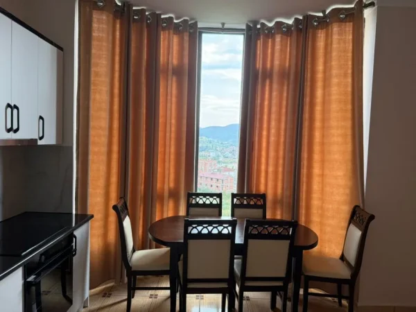 Tirane, jepet me qera Vile 4+1+Ballkon Kati 3, 420 m² 1.200 € (Sauk)