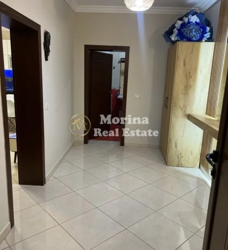 Tirane, jepet me qera apartament 1+1 Kati 1, 70 m² 600 € (Oxhaku)
