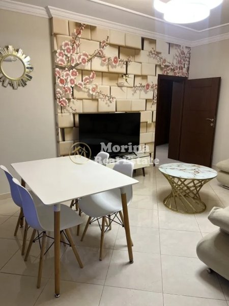 Tirane, jepet me qera apartament 1+1 Kati 1, 70 m² 600 € (Oxhaku)