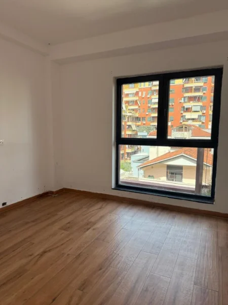 Tirane, jepet me qera apartament duplex Dublex Kati 2, 230 m² 3.000 € (Tirana Garden Building)