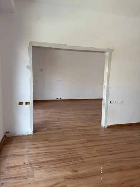 Tirane, jepet me qera apartament duplex Dublex Kati 2, 230 m² 3.000 € (Tirana Garden Building)