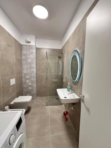 Tirane, jepet me qera apartament 1+1+Ballkon Kati 6, 65 m² 650 € 