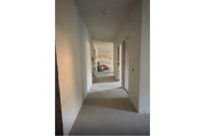 Tirane, shitet apartament 2+1+Ballkon , 104 m² 135.720 € 