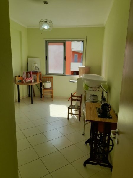 Tirane, jepet me qera apartament 2+1+Ballkon Kati 3, 117 m² 520 € (Fresk/Rr.Muhamet Deliu)
