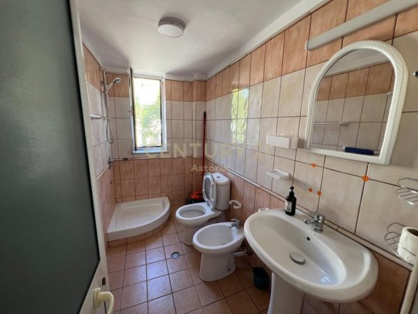 Tirane, jepet me qera apartament 2+1 Kati 3, 55 m² 550 € (Rr. Mine Peza)