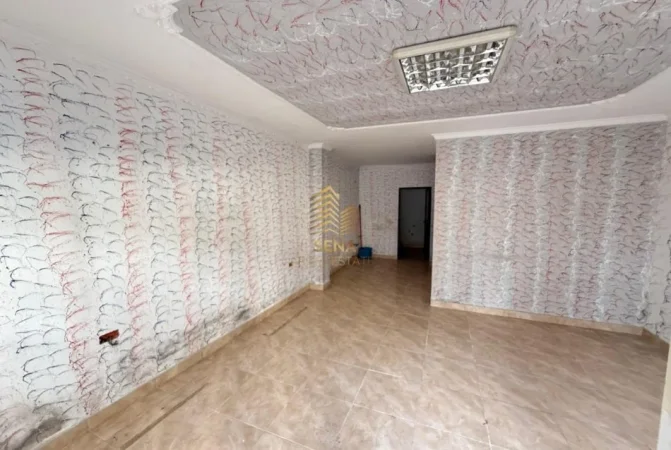 Tirane, jepet me qera ambjent biznesi Kati 0, 47 m² 300 € (Laprake)