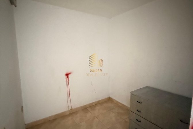 Tirane, jepet me qera ambjent biznesi Kati 0, 47 m² 400 € (Laprake)