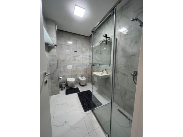 Gjiri Lalezit | Hamallaj, shitet apartament 2+1 Kati 2, 108 m² 310.620 € (San Pietro)