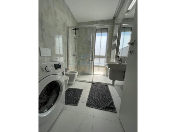Gjiri Lalezit | Hamallaj, shitet apartament 2+1 Kati 2, 108 m² 310.620 € (San Pietro)
