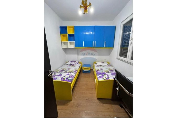 Tirane, jepet me qera apartament 2+1 , 70 m² 600 € 