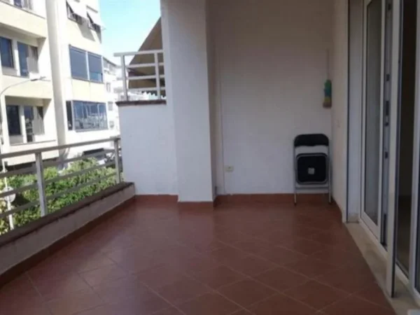 Tirane, shitet apartament 3+1+Aneks+Ballkon Kati 3, 160 m² 280.000 € 