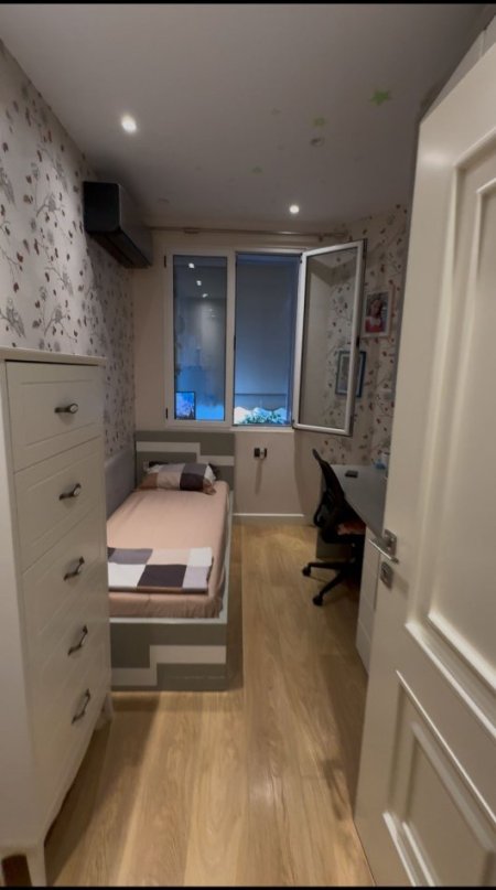 Tirane, shitet apartament 2+1+Aneks+Ballkon Kati 4, 82 m² 211.000 € (Kopshti Zoologjik)