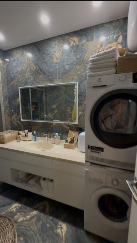 Tirane, shitet apartament 2+1+Aneks+Ballkon Kati 4, 82 m² 211.000 € (Kopshti Zoologjik)