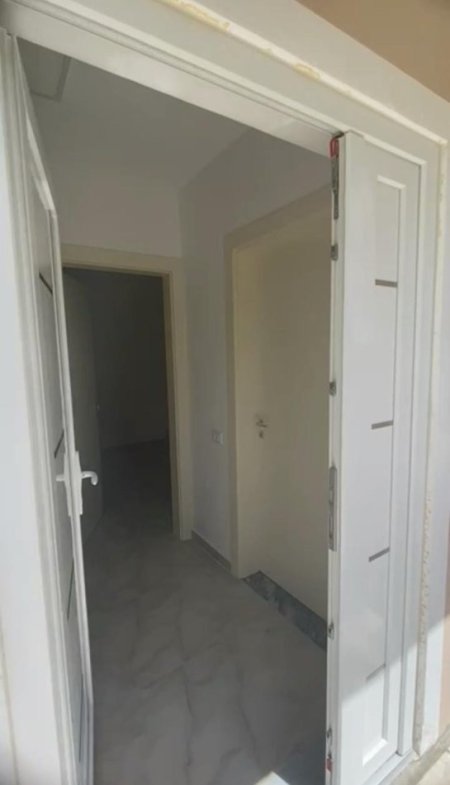 Tirane, jepet me qera apartament 1+1 Kati 1, 210 € 