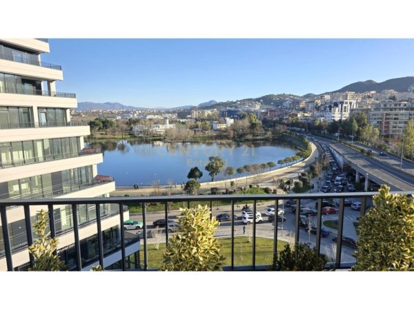 Tirane, jepet me qera apartament 3+1 Kati 6, 165 m² 2.500 € (Lake View)