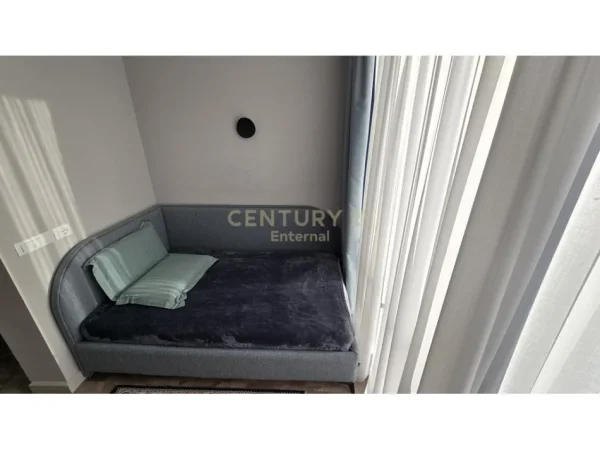 Tirane, jepet me qera apartament 3+1 Kati 6, 165 m² 2.500 € (Lake View)