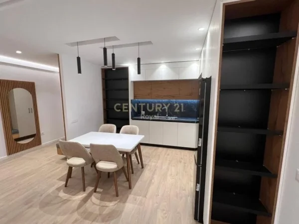 Tirane, jepet me qera apartament 2+1 Kati 3, 120 m² 1.200 € (Zogu i Zi)