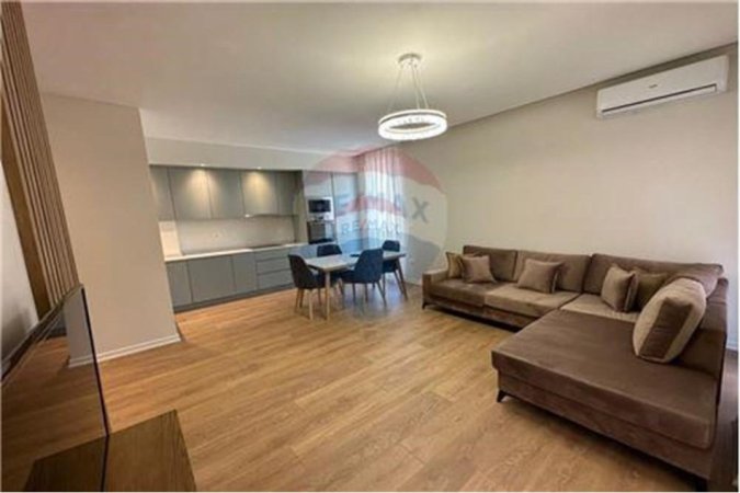 Tirane, jepet me qera apartament 1+1+Ballkon , 77 m² 700 € 