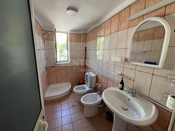Tirane, jepet me qera apartament 2+1 Kati 3, 55 m² 550 € (rruga Mine Peza)