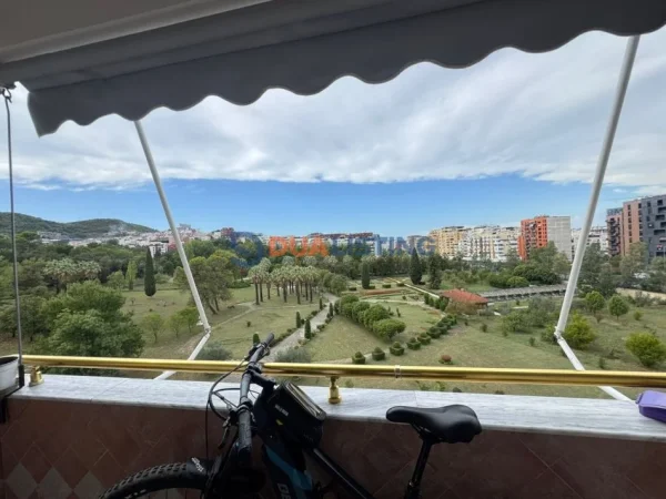 Tirane, shitet apartament 3+1+Ballkon Kati 4, 157 m² 470.000 € 