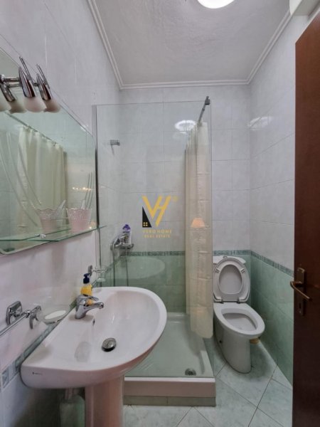 Tirane, jepet me qera apartament 3+1+Ballkon Kati 7, 130 m² 1.000 € (STADIUMI AIR ALBANIA)