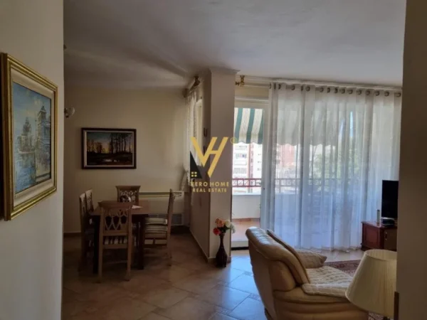 Tirane, jepet me qera apartament 3+1+Ballkon Kati 7, 130 m² 1.000 € (STADIUMI AIR ALBANIA)