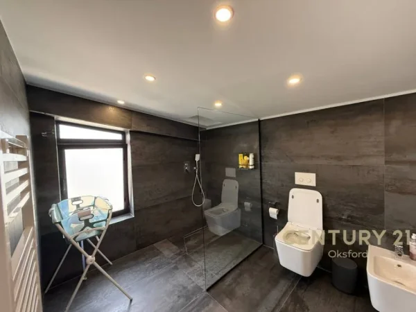 Tirane, jepet me qera apartament duplex Dublex Kati 5, 150 m² 1.400 € 