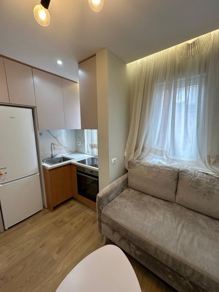 Tirane, jepet me qera apartament 1+1 Kati 4, 55 m² 50000 ALL (Myslym Shyri)