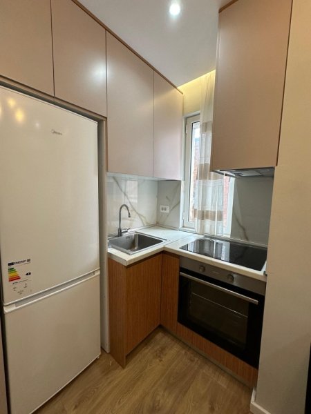 Tirane, jepet me qera apartament 1+1 Kati 4, 55 m² 50000 ALL (Myslym Shyri)