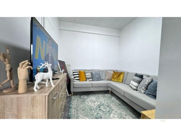 Tirane, jepet me qera apartament 1+1+Aneks+Ballkon Kati 5, 70 m² 650 € 