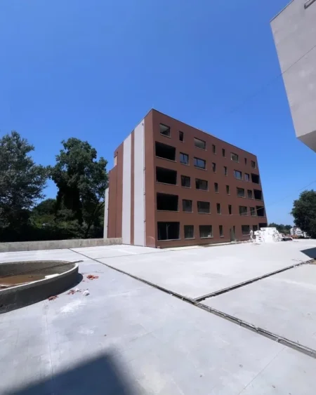 Tirane, shitet 2+1 , 112 m² 157.000 € (Kompleksi Xheluks)