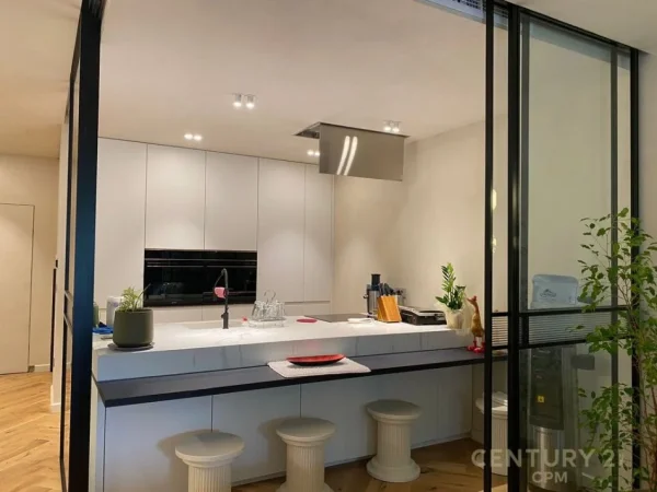 Tirane, shes apartament 3+1+Aneks+Ballkon Kati 4, 188 m² 