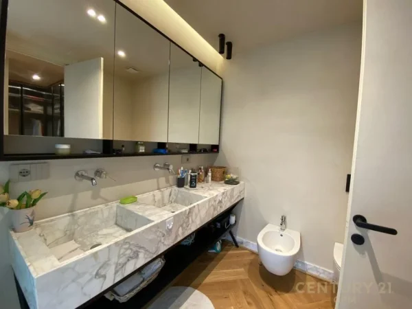 Tirane, shes apartament 3+1+Aneks+Ballkon Kati 4, 188 m² 