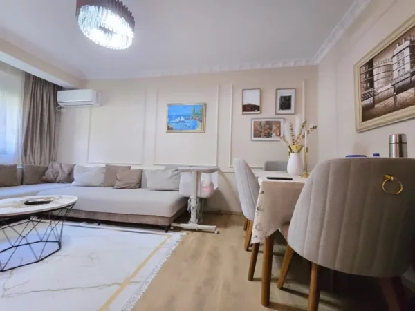 Tirane, shitet apartament 1+1+Aneks , 65 m² 129.000 € (brenda unazes vogel)