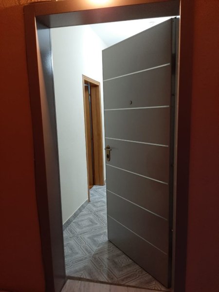 Tirane, jepet me qera apartament 2+1+Garazhd Kati 2, 100 m² 45000 lek (Rruga Kamber Shevroja)