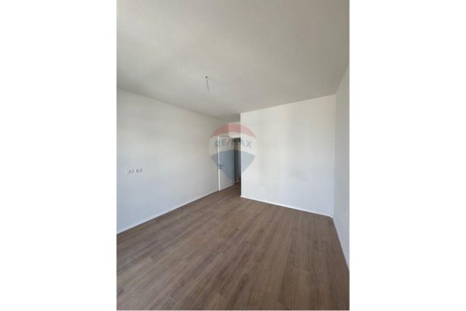 Tirane, shitet apartament 2+1+Ballkon , 103 m² 110.000 € (Univers City, QTU)