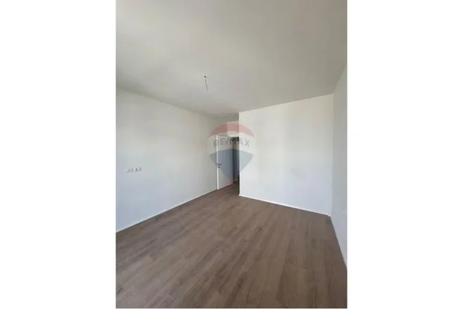 Tirane, shitet apartament 2+1+Ballkon , 103 m² 110.000 € (Univers City, QTU)